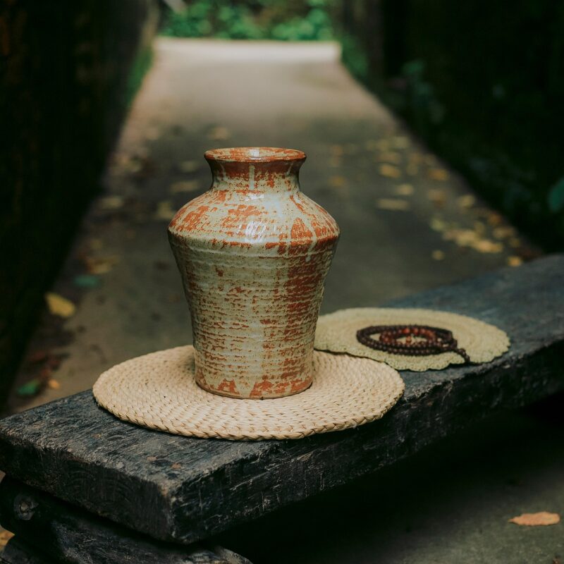 Vases, and the case for leaving them empty